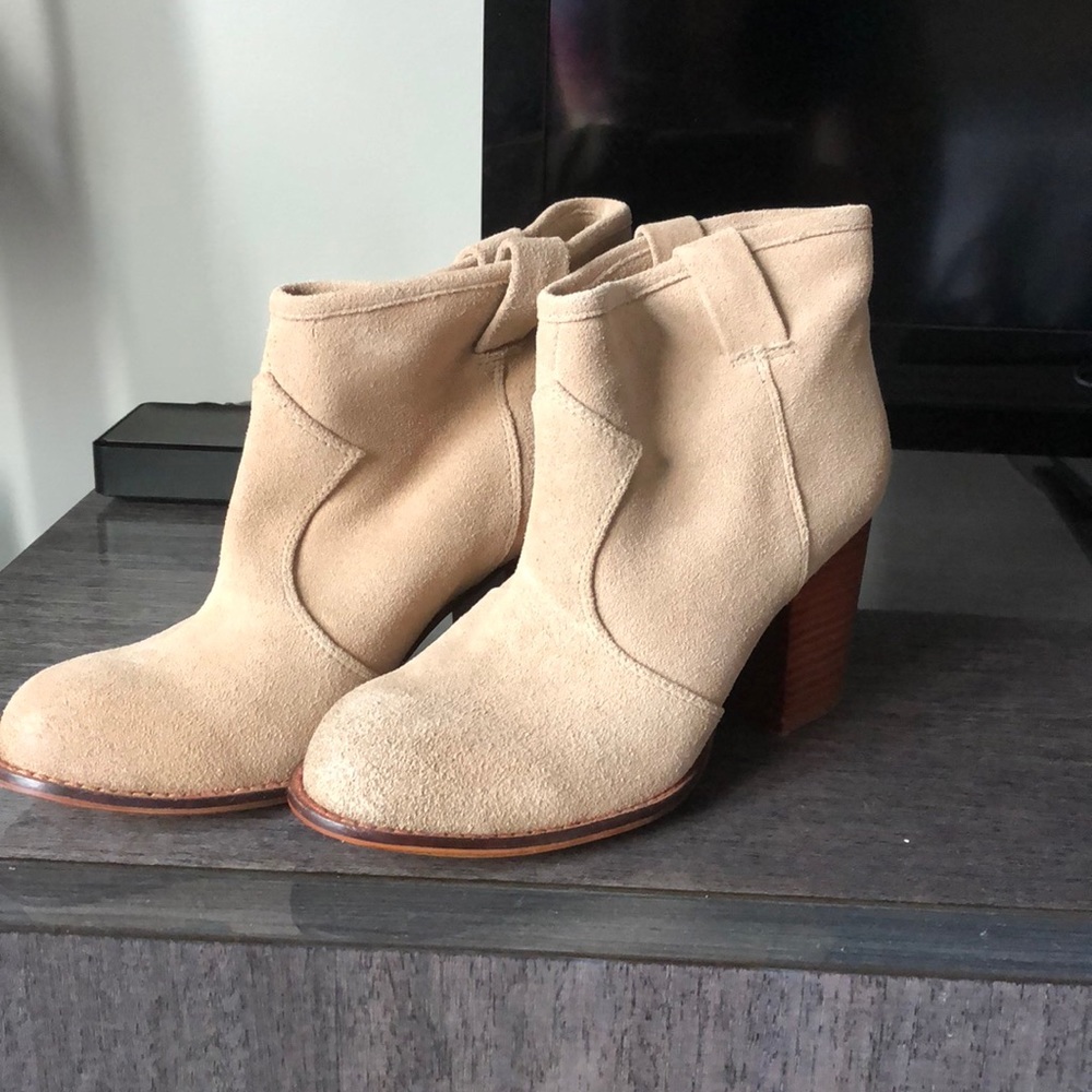 Unworn cute splendid bootie for spring!
